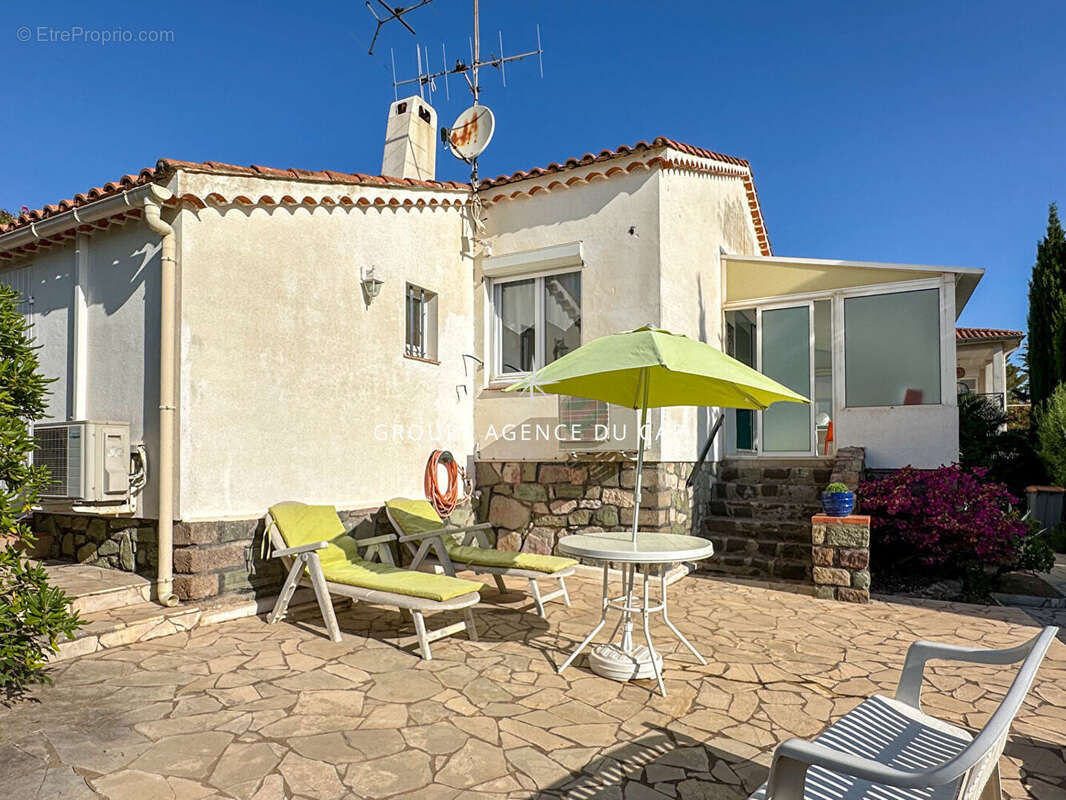 À vendre villa 4 pièces avec vue mer et studio indépendant, 15min a pied du centre ville de saint aygulf - photo 15