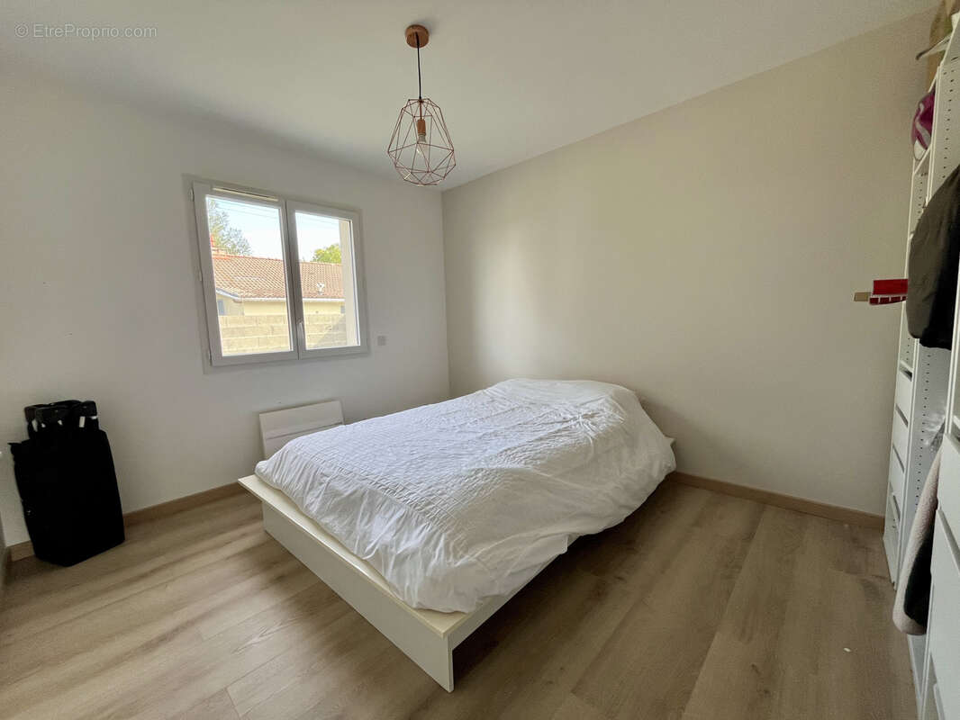 Maison à AMBARES-ET-LAGRAVE