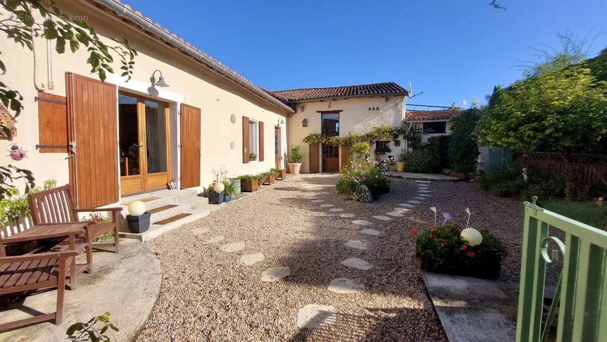 Maison à VERTEILLAC