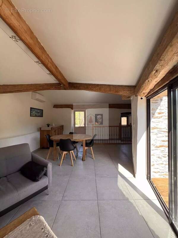 Maison à LE COLLET-DE-DEZE