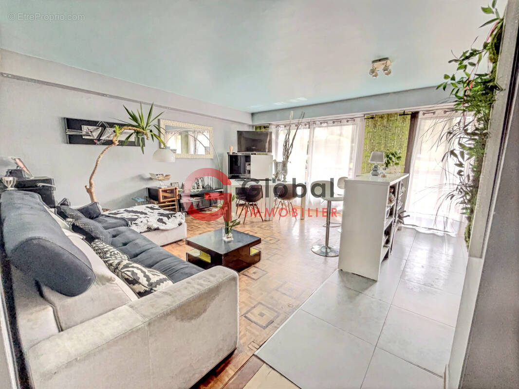 Appartement à MARSEILLE-5E