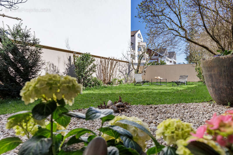 Maison à DIVONNE-LES-BAINS