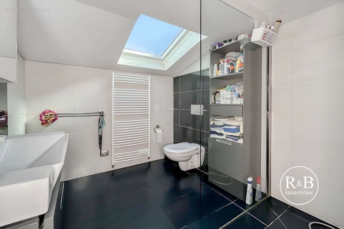 Maison à LES CLAYES-SOUS-BOIS