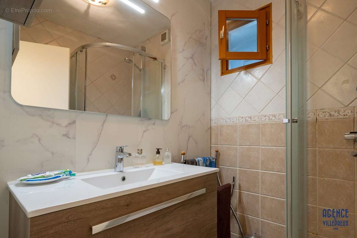 Appartement à LES CLAYES-SOUS-BOIS