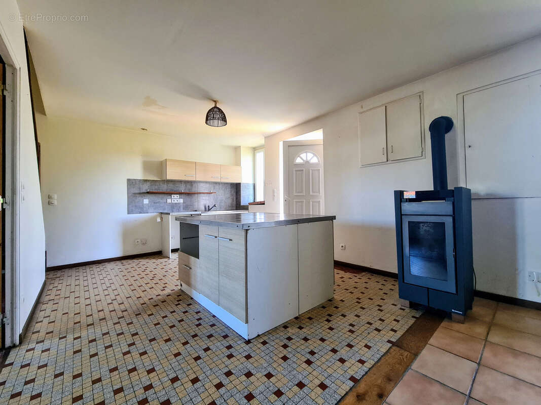 Maison à BEAUMONT-LA-FERRIERE