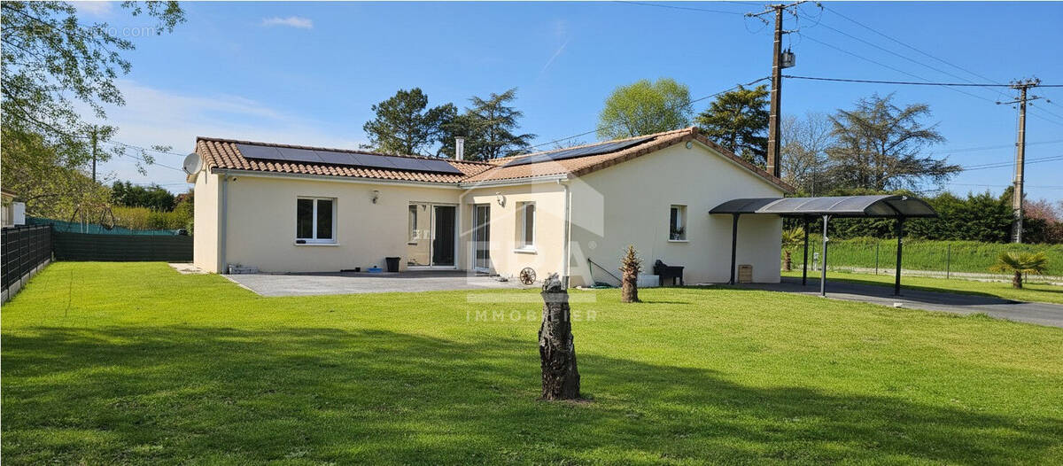 Maison à MENESPLET