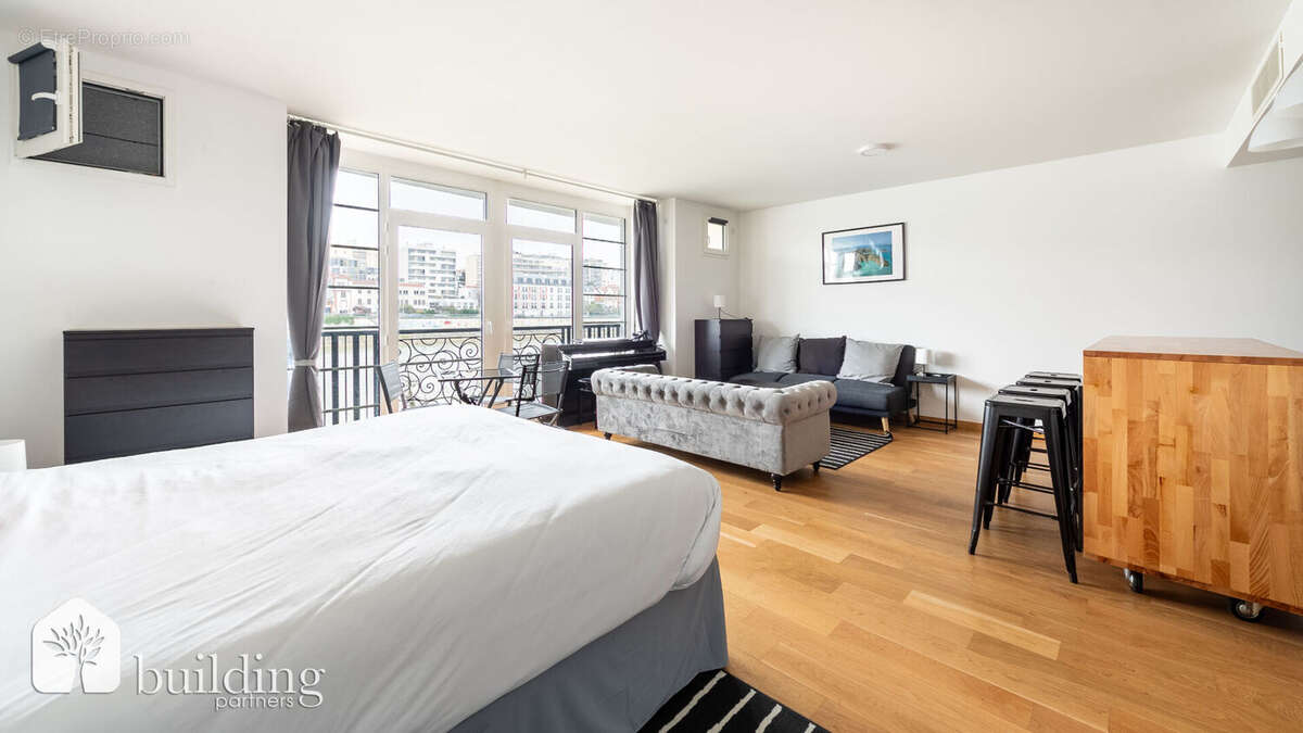 À vendre - Neuilly-sur-Seine Île de la Jatte - Ensemble immobilier de 346 m² avec balcons, idéal professions libérales - photo 4