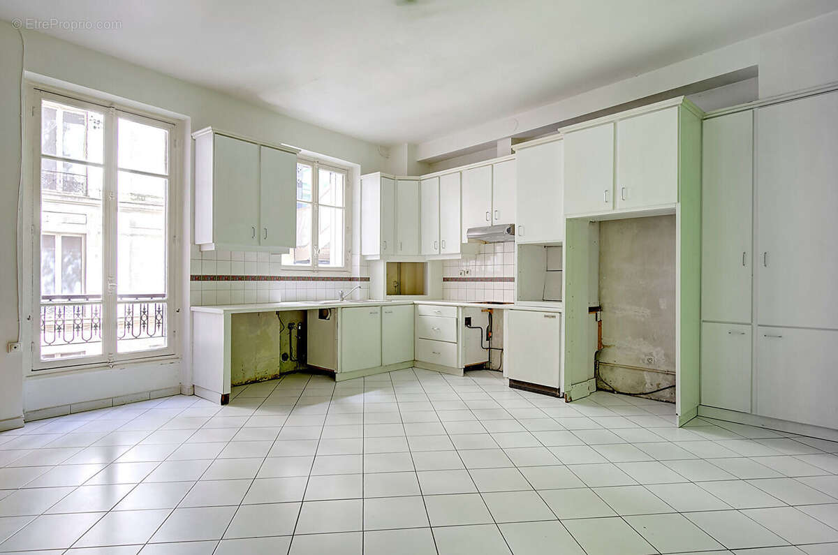 Appartement à NEUILLY-SUR-SEINE