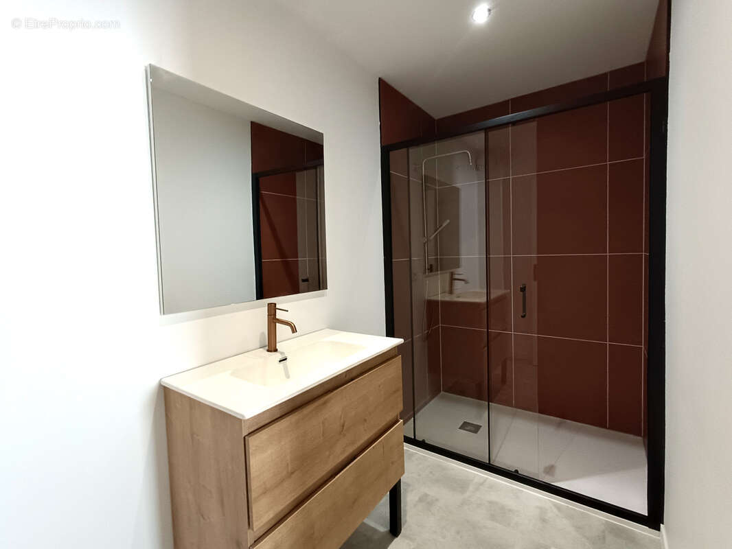 Maison de ville rénovée avec dépendance - photo 4
