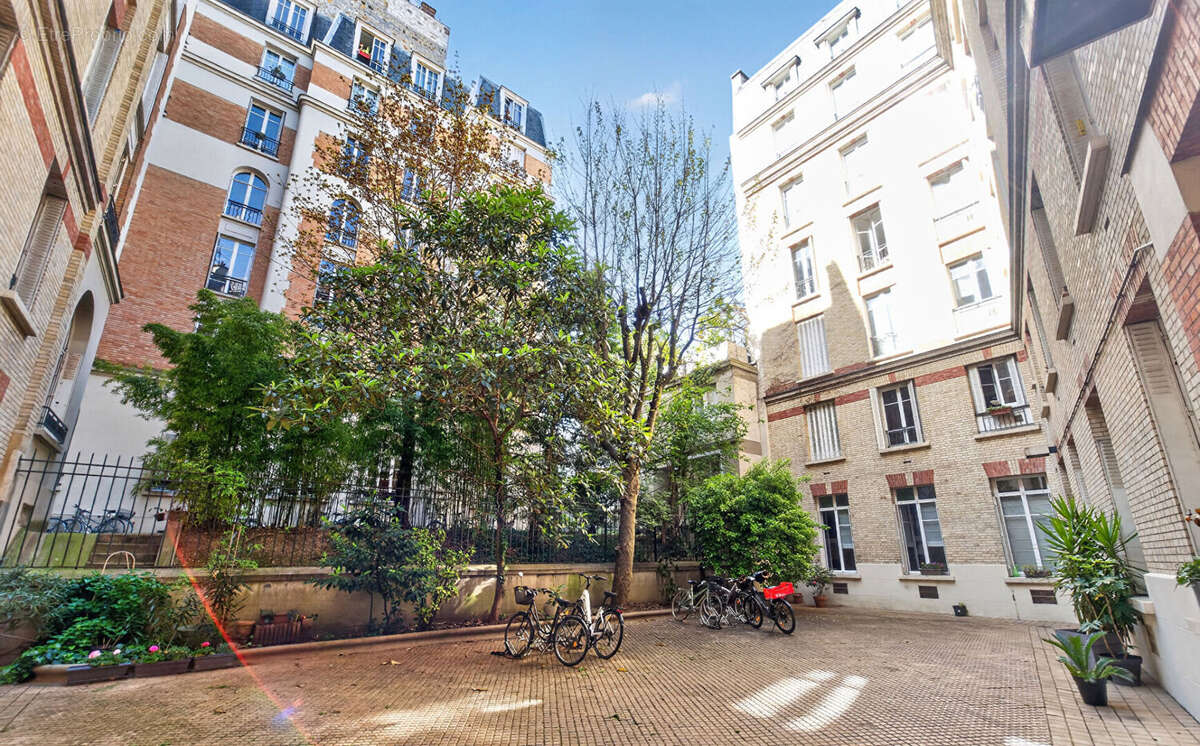 Appartement à PARIS-15E