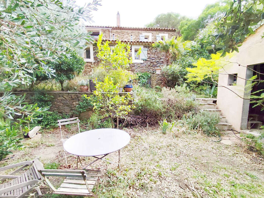 Maison à BORMES-LES-MIMOSAS