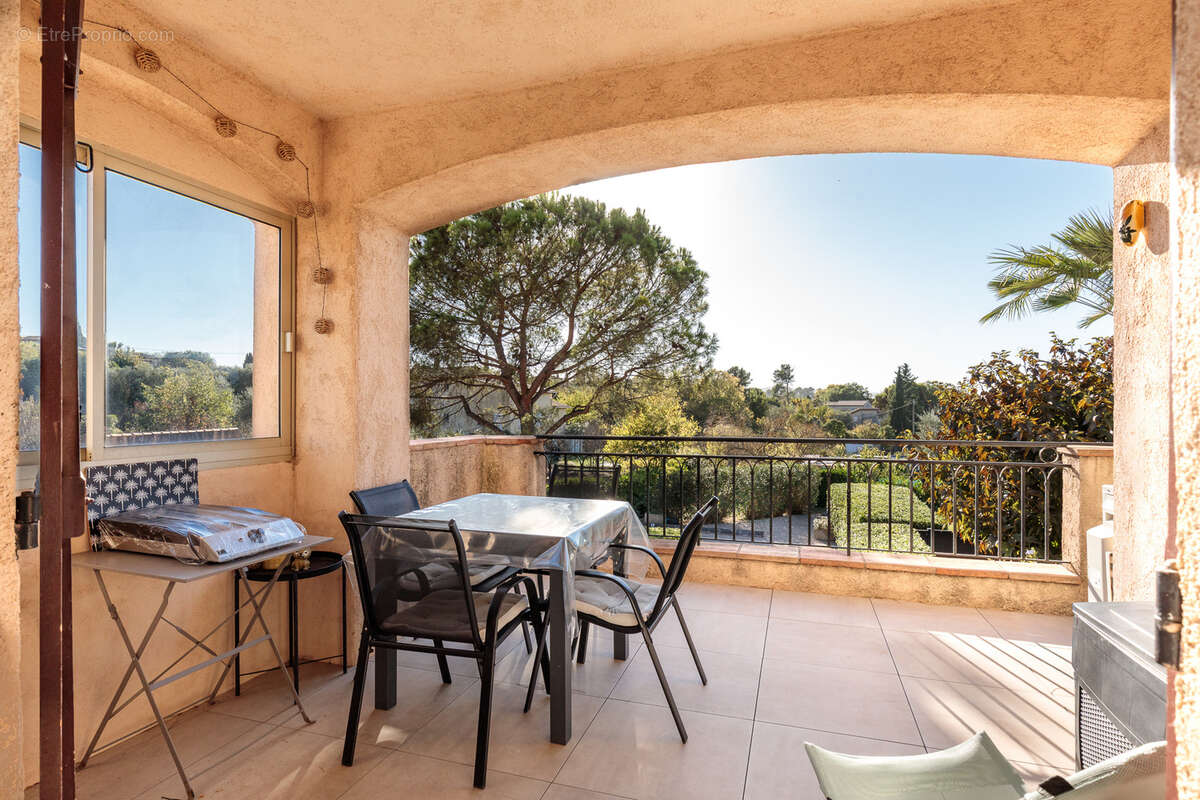 Appartement à MOUANS-SARTOUX