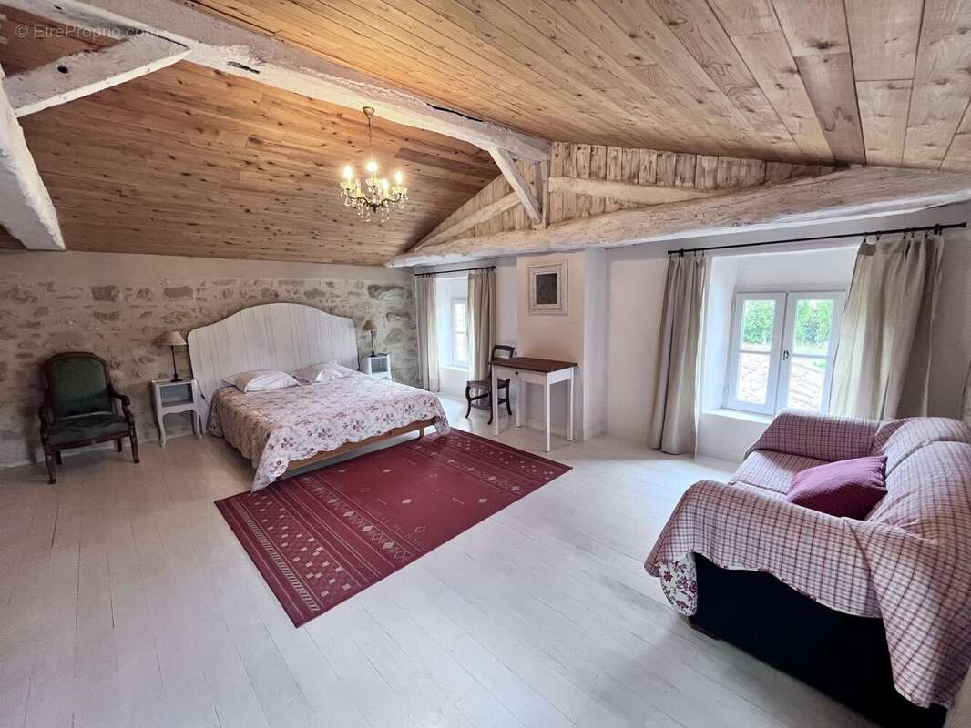 Maison à MONTIGNAC-TOUPINERIE