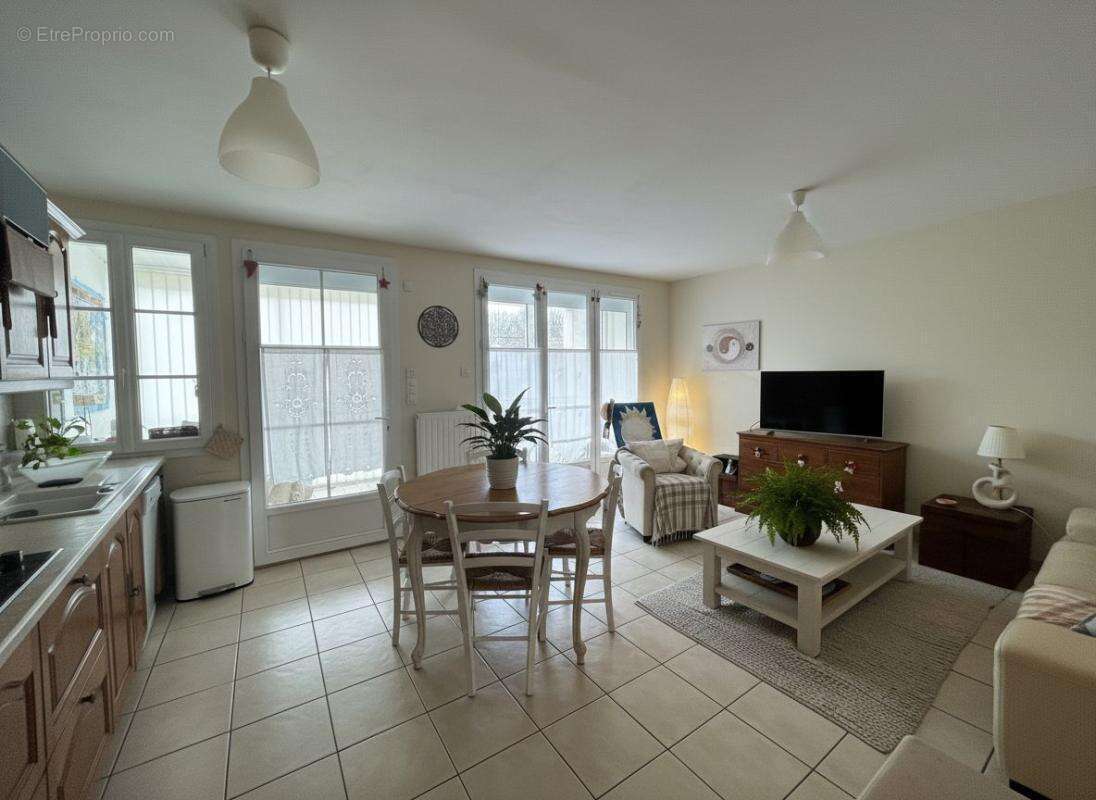 Maison à L'ILE-D'ELLE