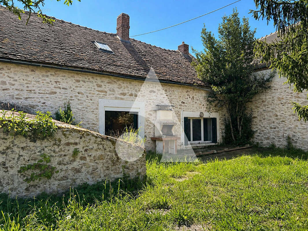 Maison à CHEPTAINVILLE