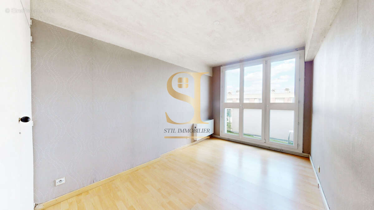 Appartement à CORBEIL-ESSONNES