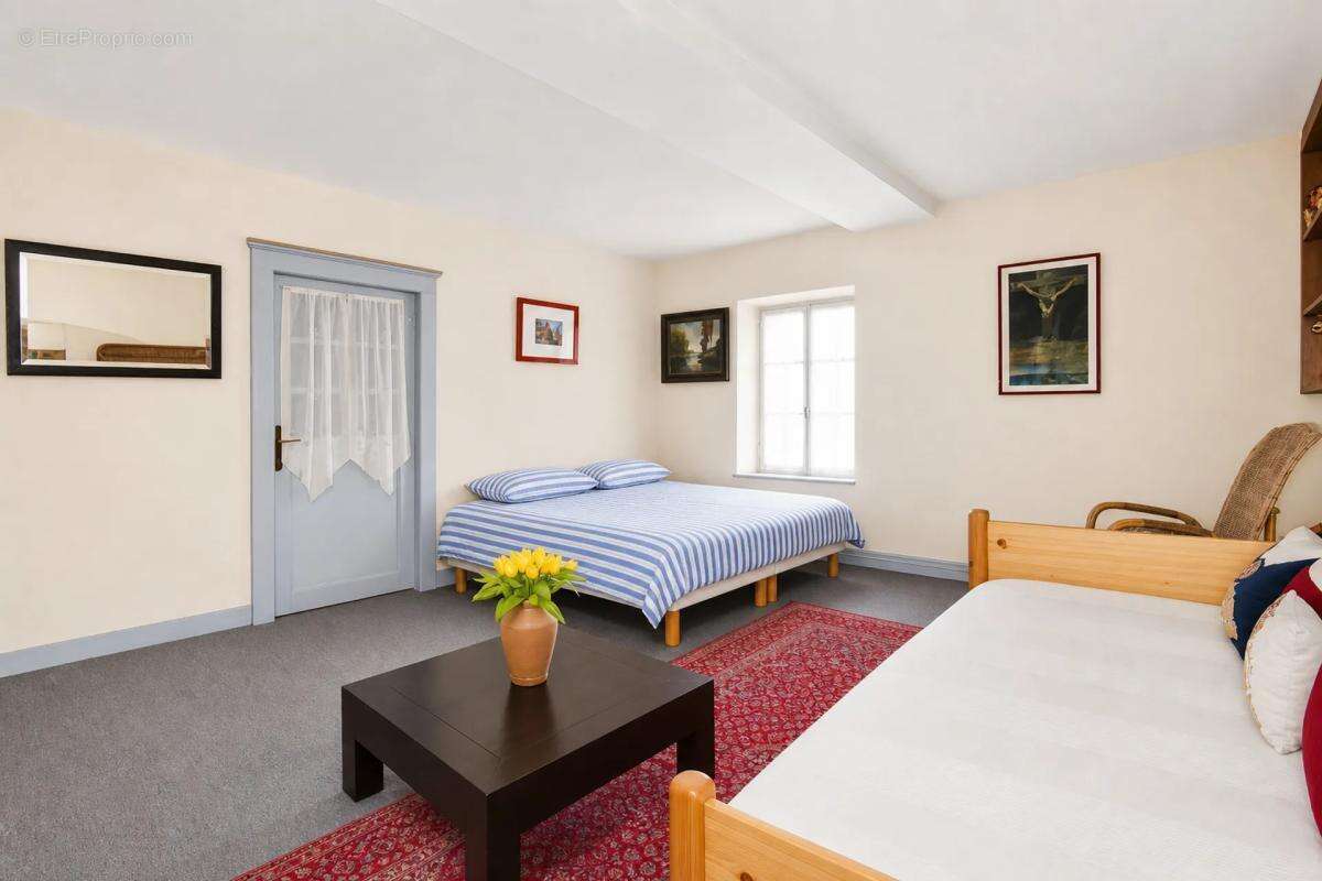 Maison familiale de 319 m² à Saintigny, 10 pièces - photo 7