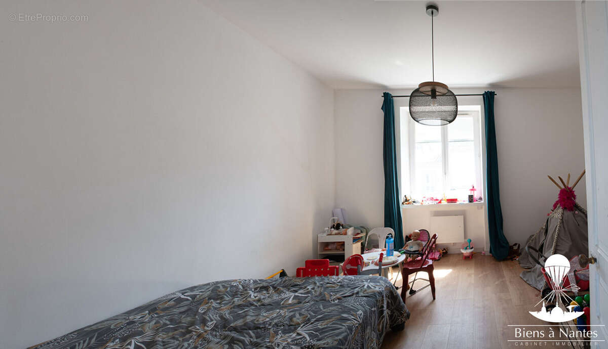 A vendre sevremoine local vitrine commerciale- appartement - hangar  - loft - photo 12