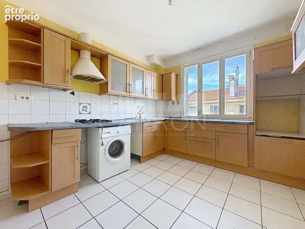 Villeurbanne metro cusset t3 66m² en etage 189000€ - photo 4