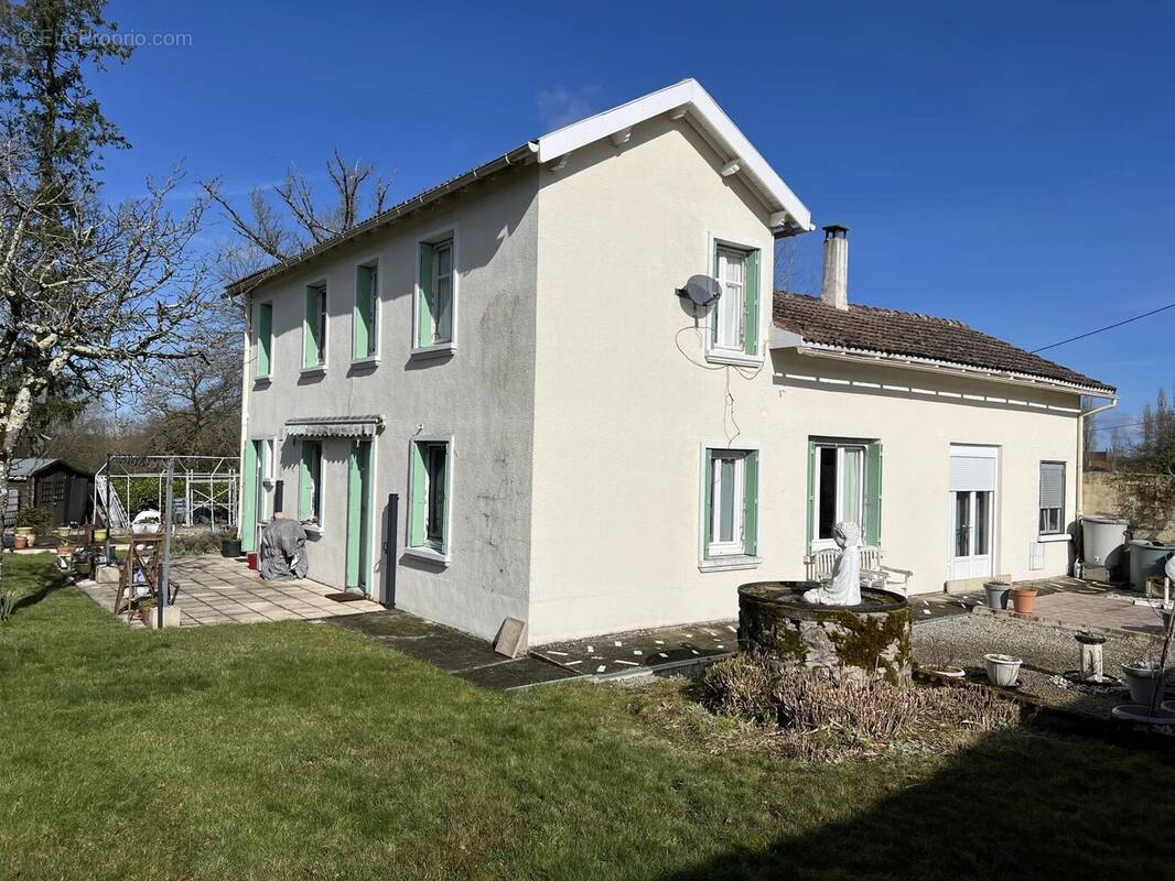 Maison à AMBERNAC