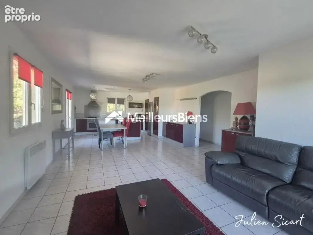 Maison 4 faces de 213 m² habitables – 2 appartements T4 – Terrain de 535 m² - photo 3