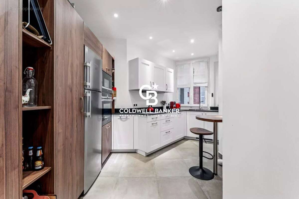 Appartement à PARIS-7E