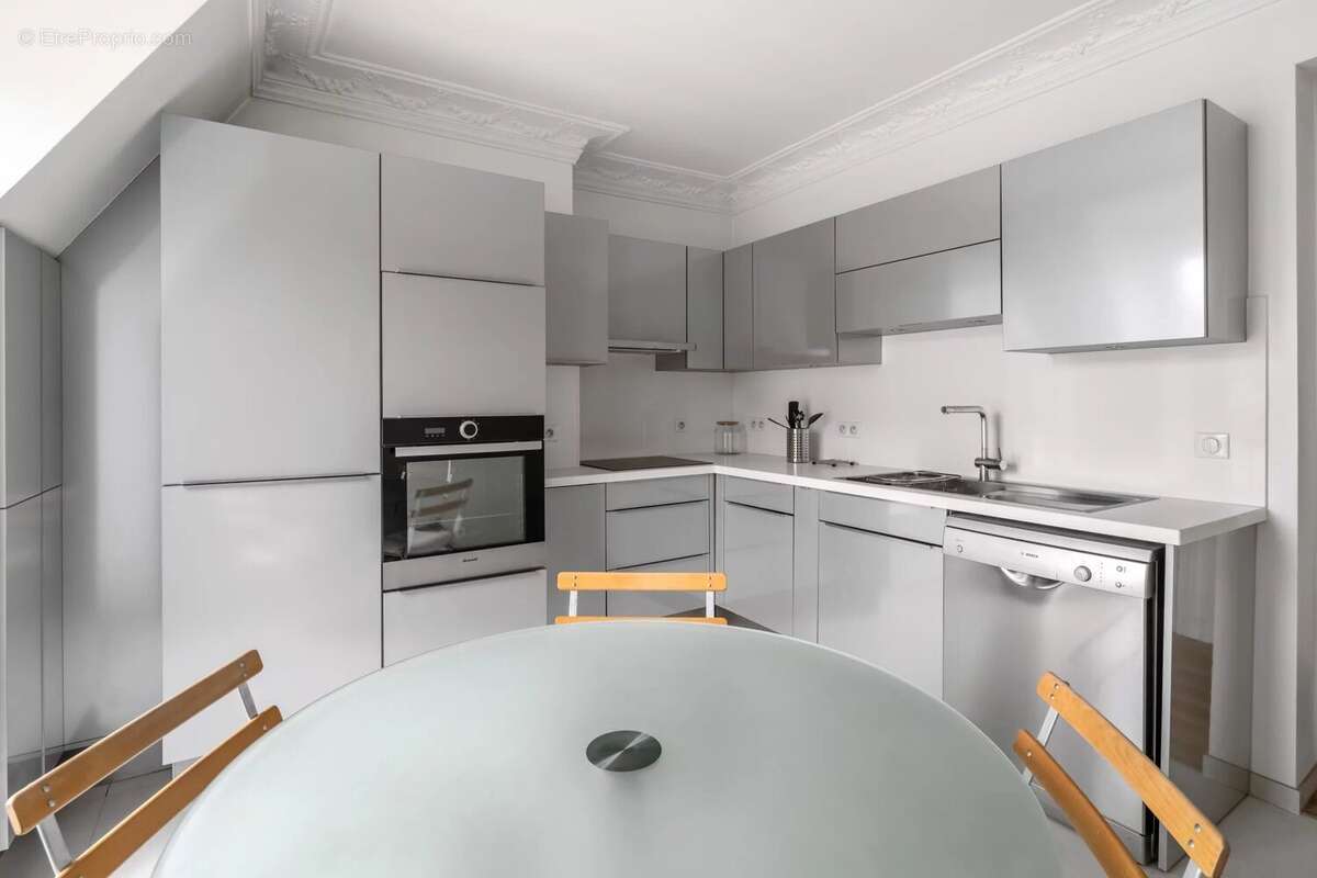 Appartement à PARIS-17E