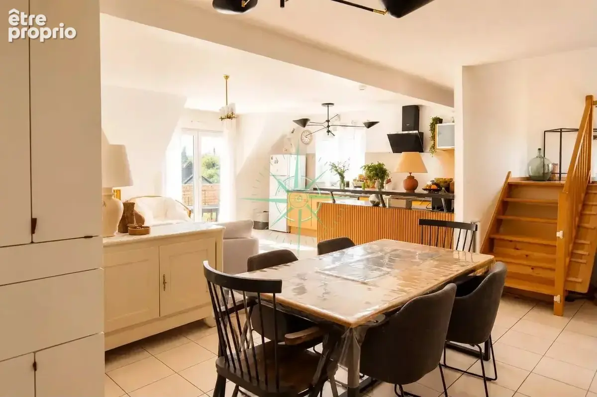 À VENDRE - Superbe duplex lumineux avec terrasse  Dernier étage  Garage + 3 parkings - photo 3