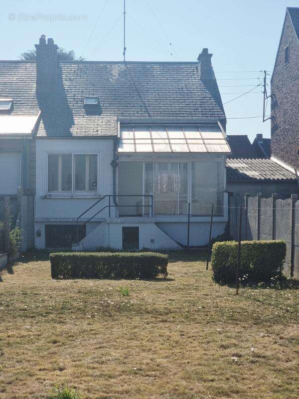 Semi-individuelle à rénover  avec garage, jardin, sous-sol - photo 18