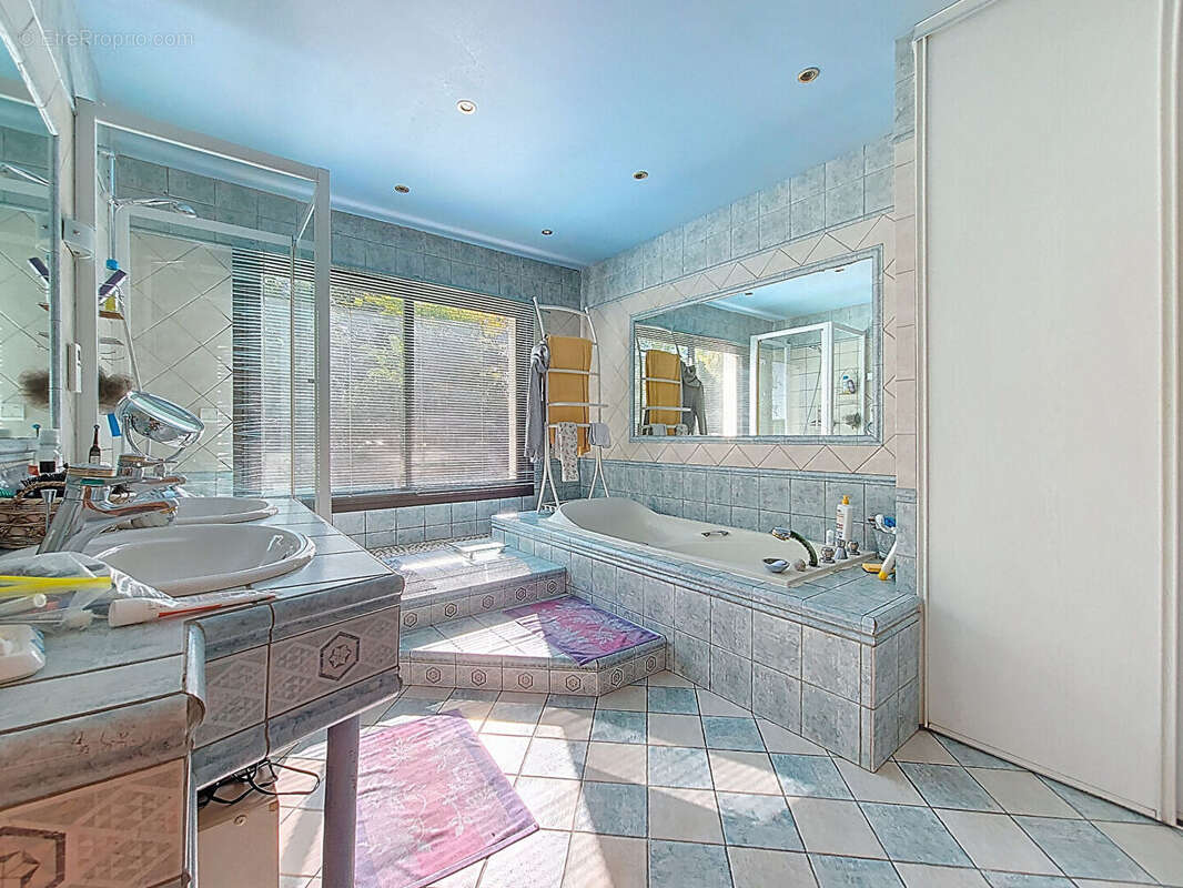 Maison à BLANQUEFORT