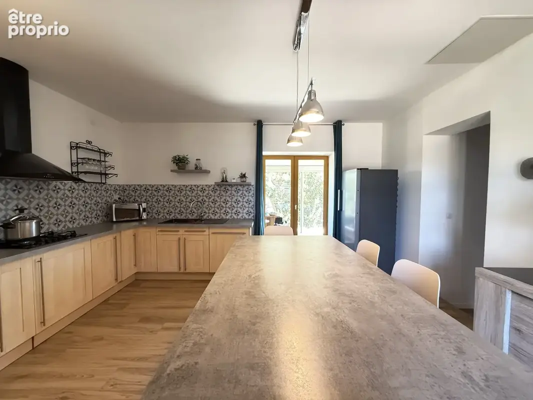 Belle longère de caractère rénovée   3 chambres, dépendances & potentiel - photo 13