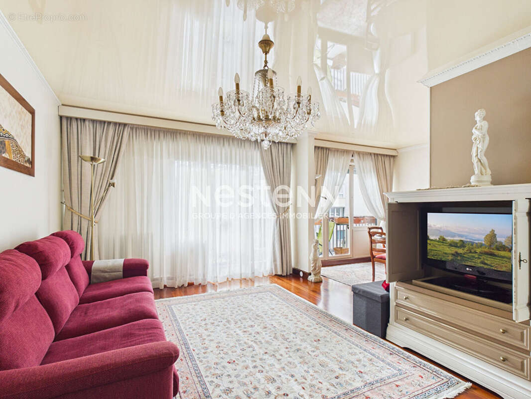 Appartement à PARIS-19E