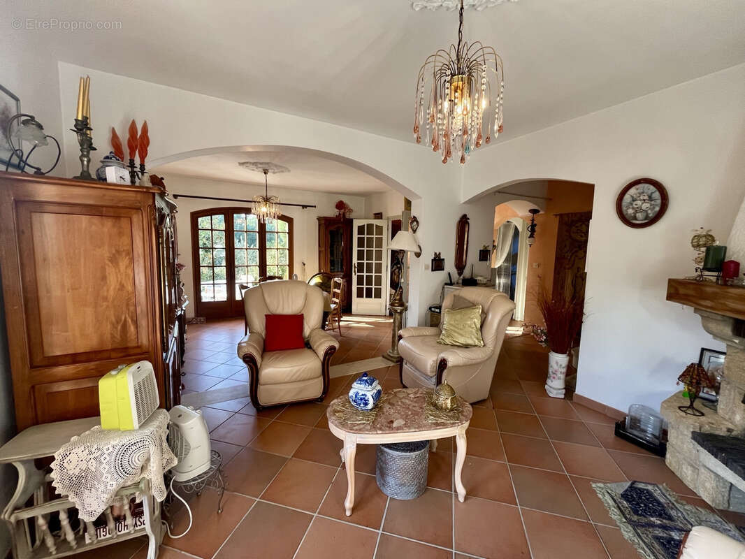 Maison à SIX-FOURS-LES-PLAGES