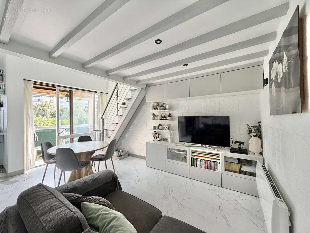 Appartement 38 m² à Verrieres-Le-Buisson  - photo 3
