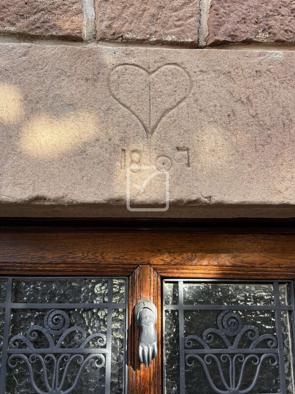 Maison à SAINT-PANTALEON-DE-LARCHE