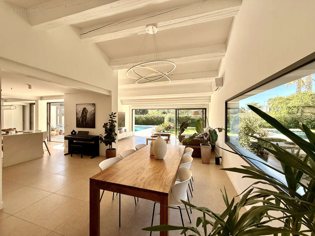 À Pérols, villa avec piscine au sel - photo 2
