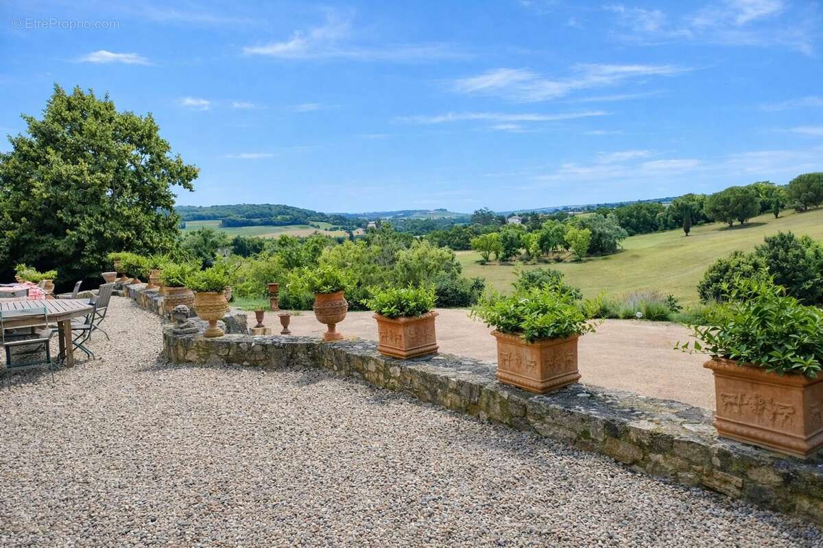 Maison à CASTERA-VERDUZAN