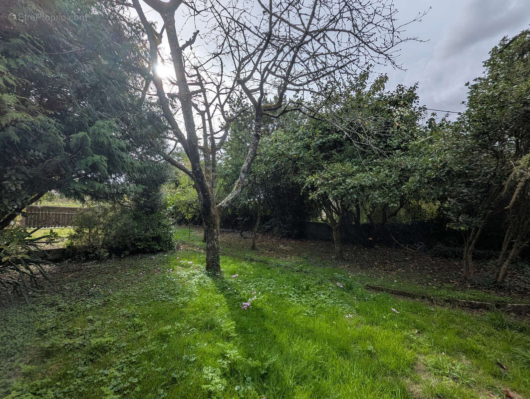 Maison à BAZOGES-EN-PAREDS