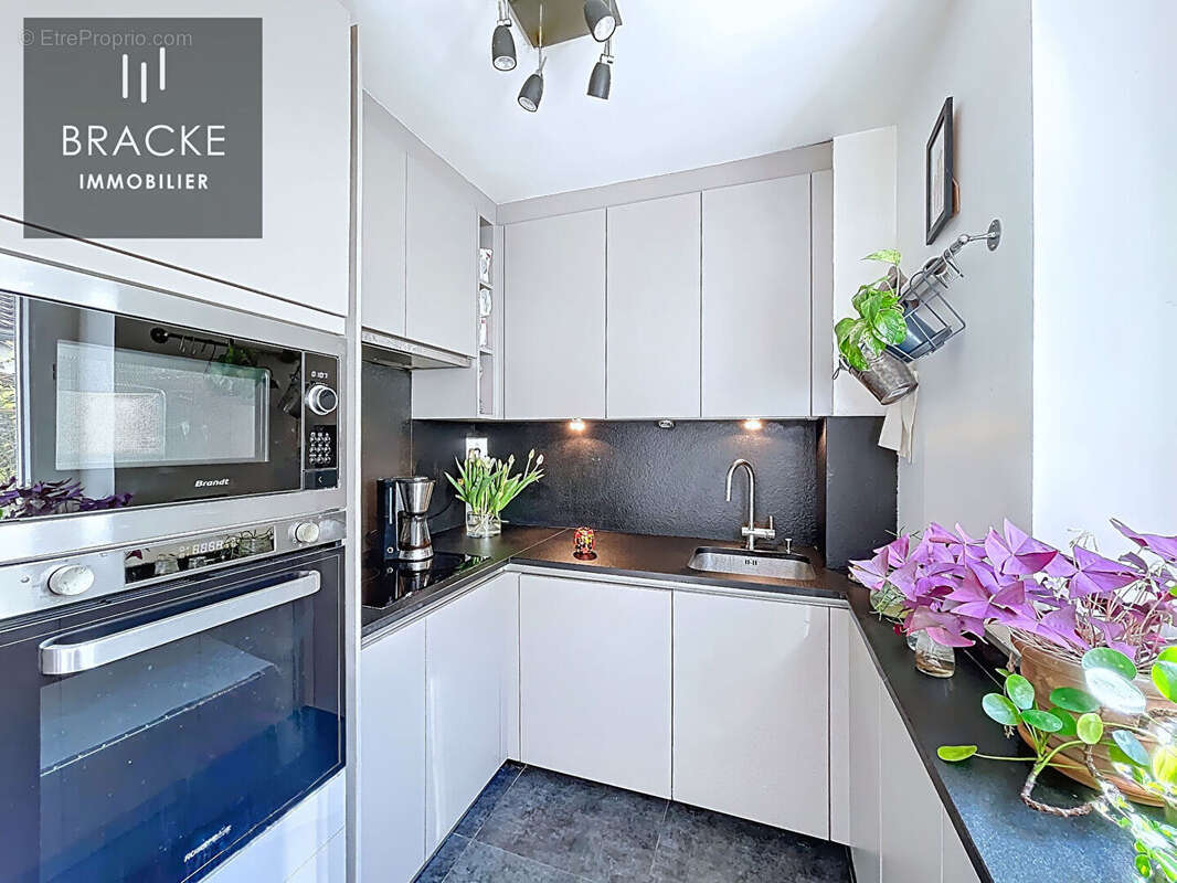 Appartement à COURBEVOIE
