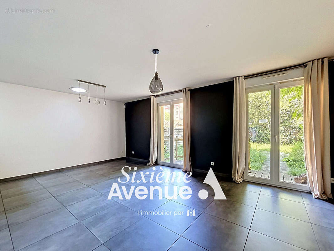 Maison Decines Charpieu centre ville 84.78 m2 - photo 2