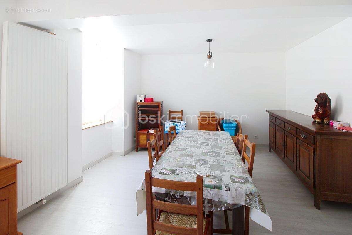 Maison à SAINT-JEAN-DU-BRUEL