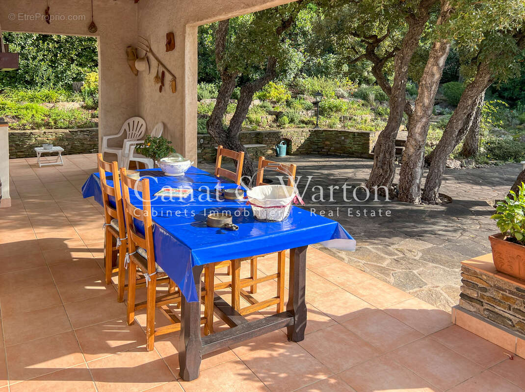 Villa à cavalaire avec belle vue mer & collines - photo 2