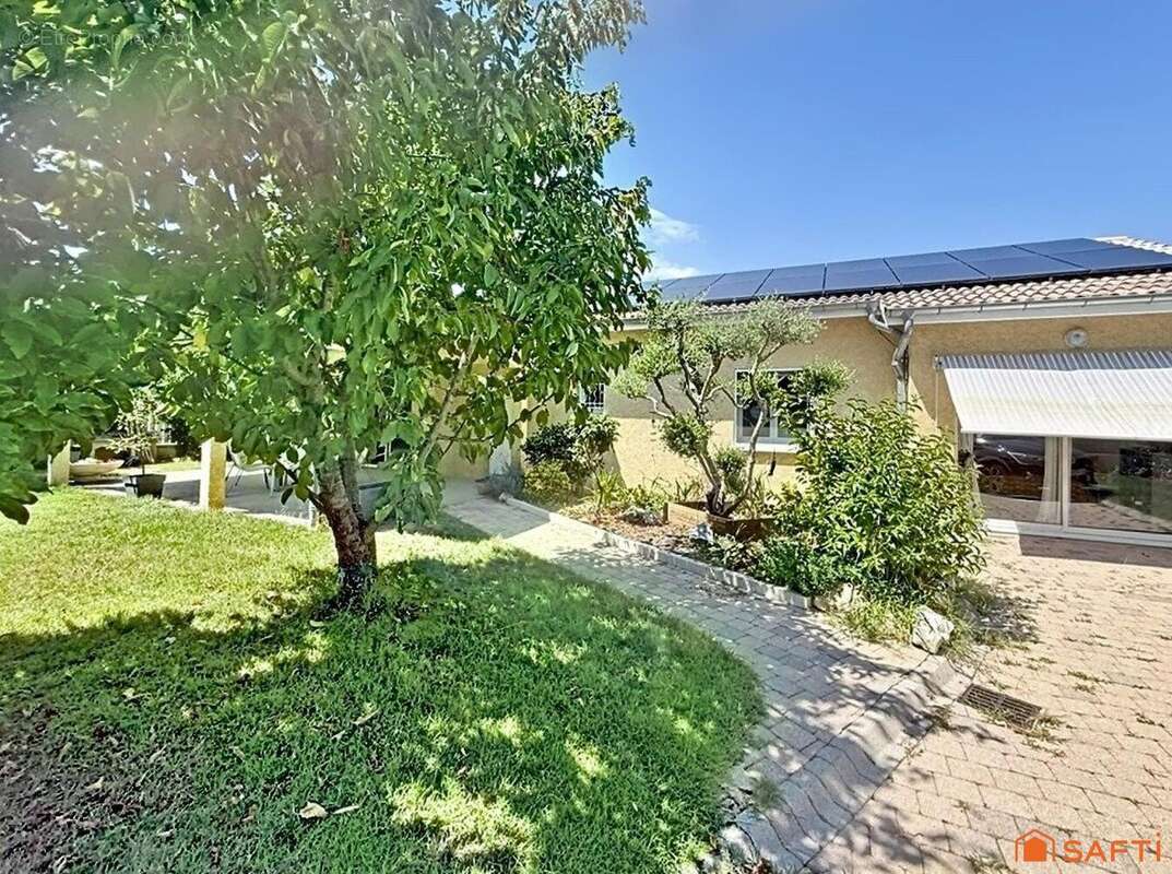 Photo 2 - Maison à LUZINAY