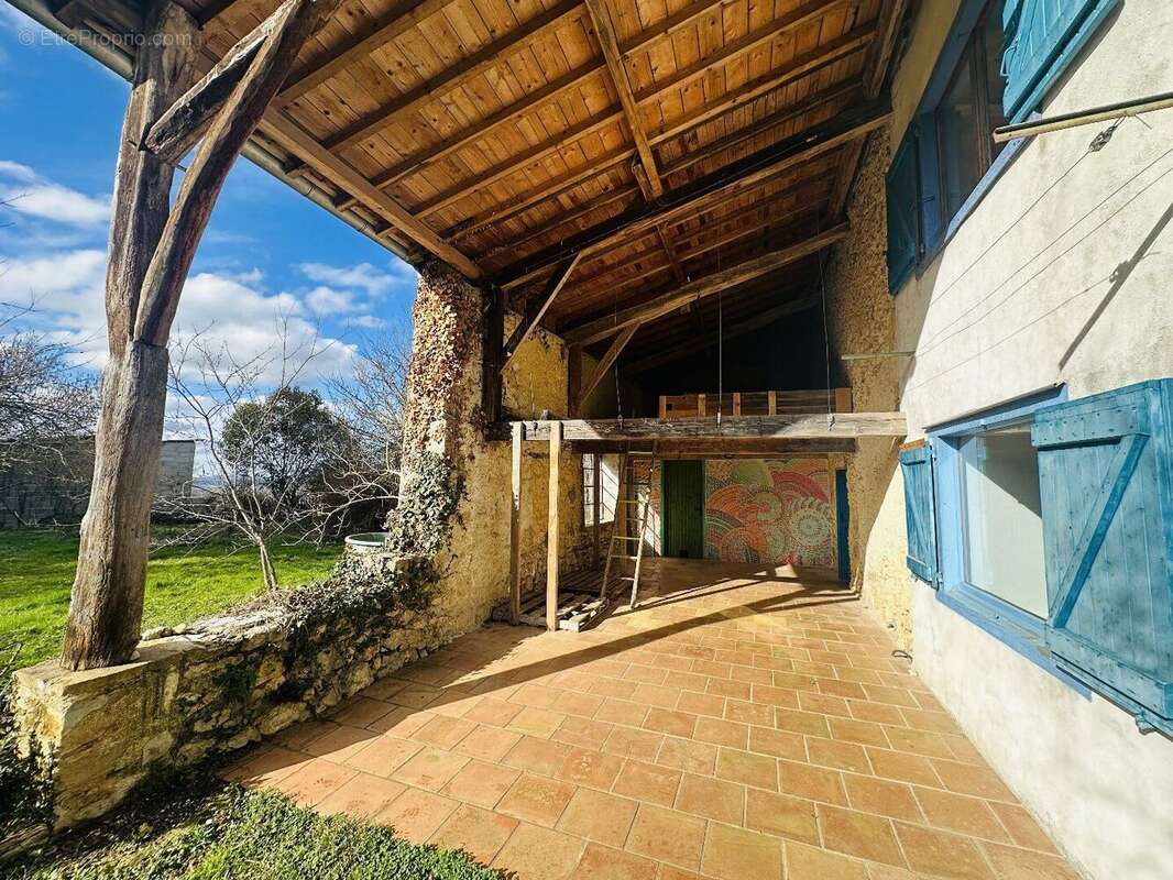Propriété de 230m² sur Lasserre 09230 - photo 12