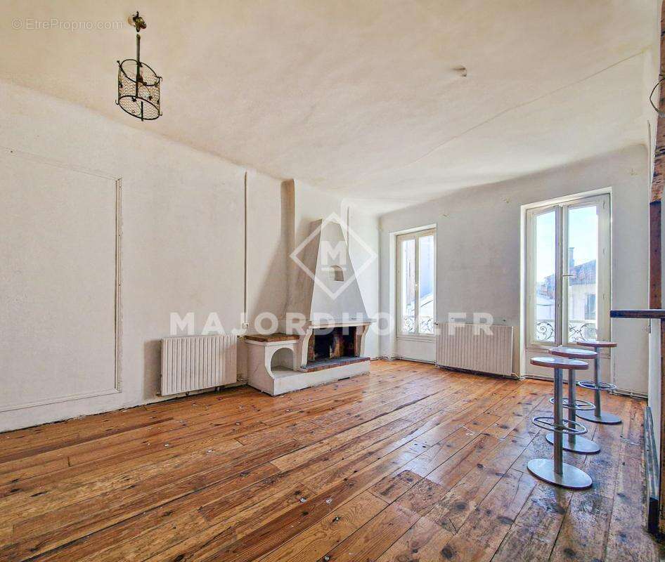 Appartement à MARSEILLE-4E