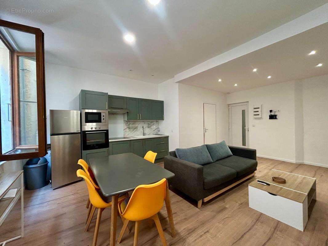 Appartement à VOLONNE