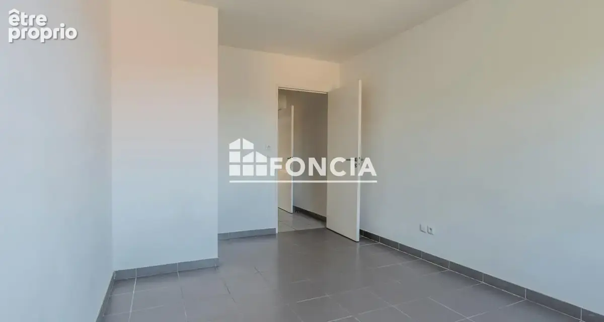 Appartement t3 avec terrasse et parking - photo 5