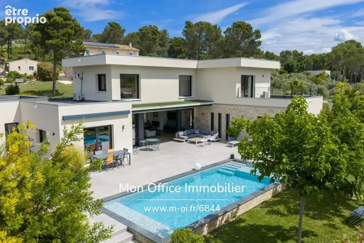 Maison à VENTABREN
