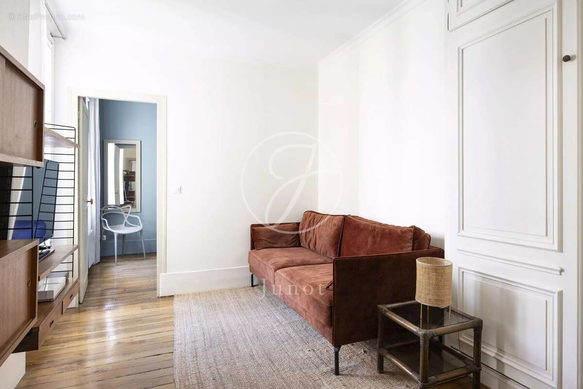 Appartement à PARIS-7E