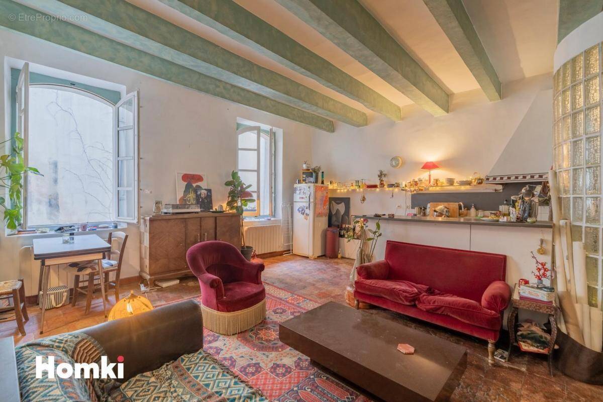 Appartement à MARSEILLE-1E